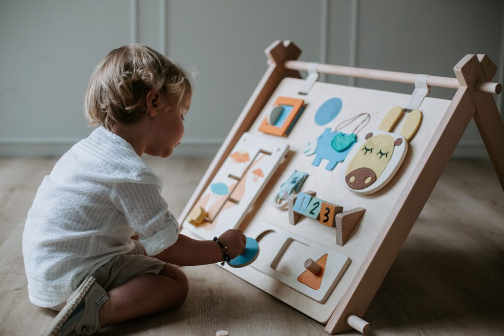 InLoveArts Busy Board Tavola Montessori Pannello Sensoriale Bambini Abilità  Motorie Fini di Base della Vita per 1/2/3 Anni