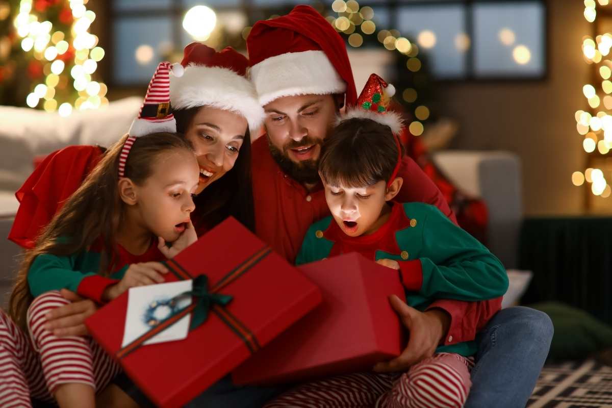 Regali di Natale: come scegliere i più adatti per i nostri bambini